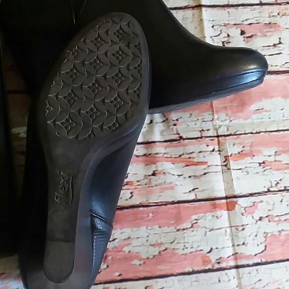 Woman's Ankle Boots by Flexi. - Picture 4 of 4